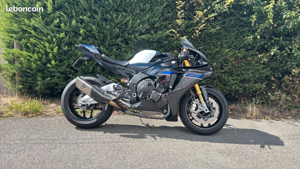 YAMAHA R1M 4