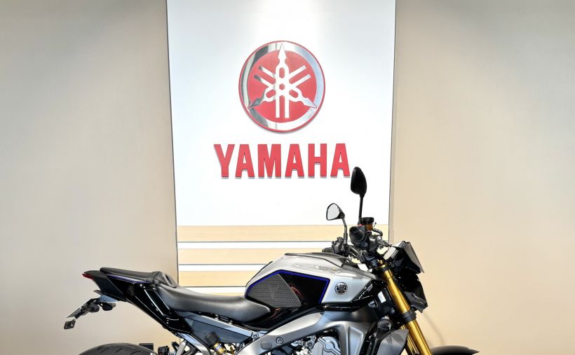 YAMAHA MT-09 SP 1