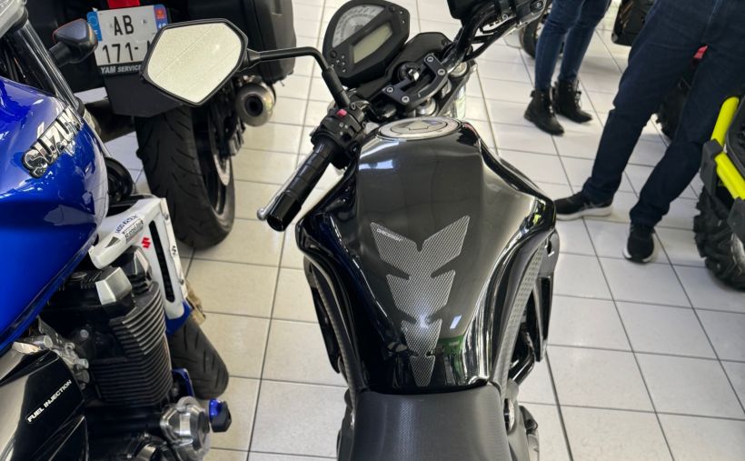 KAWASAKI ER-6 2