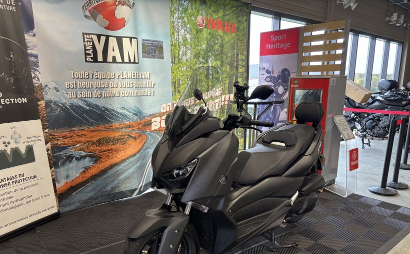 YAMAHA XMAX 125 6