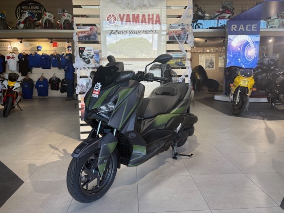 YAMAHA XMAX 125 TECH KAMO 2025 + KIT DECO DE DIRECTION GTIE 5 ANS 99€/MOIS* 3