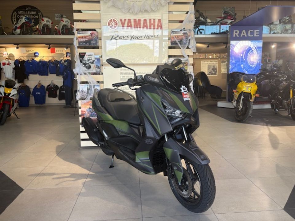 YAMAHA XMAX 125 TECH KAMO 2025 + KIT DECO DE DIRECTION GTIE 5 ANS 99€/MOIS* 1