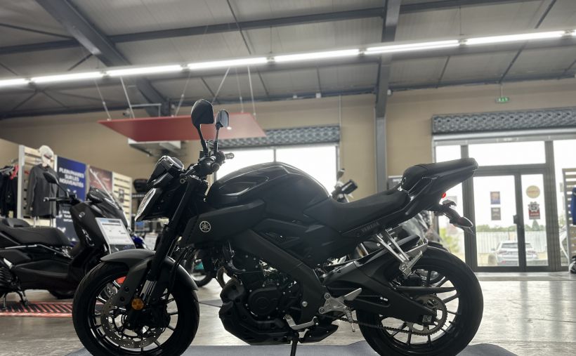 YAMAHA MT-125 ABS 4