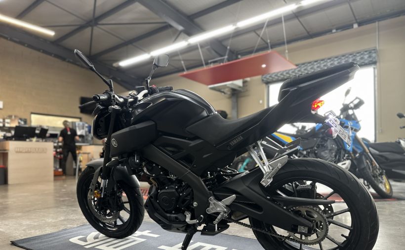 YAMAHA MT-125 ABS 6