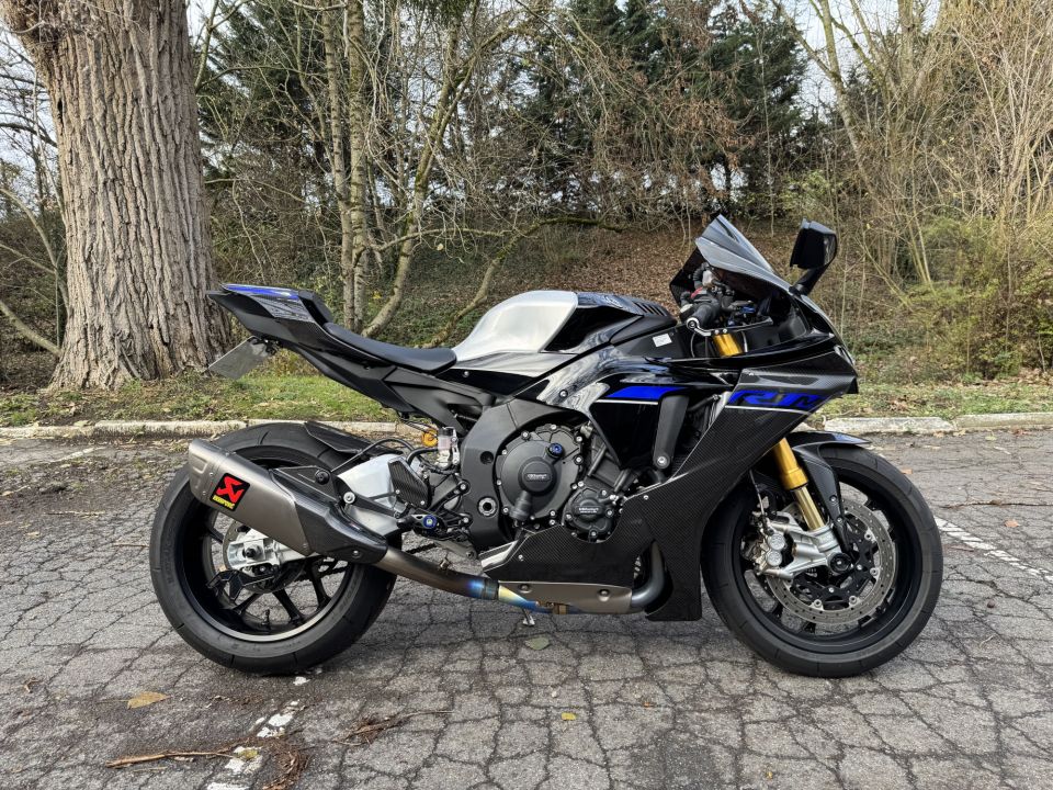YAMAHA YZF 1000 R1 M 2