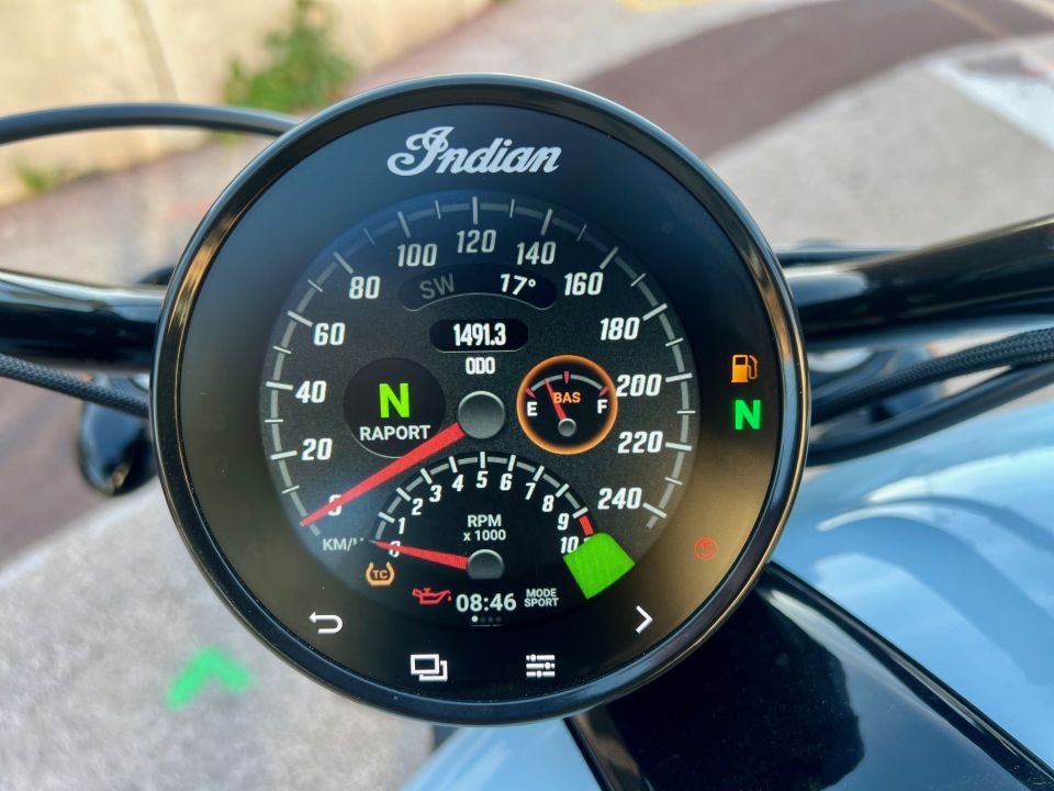 INDIAN SCOUT BOBBER 1250 24