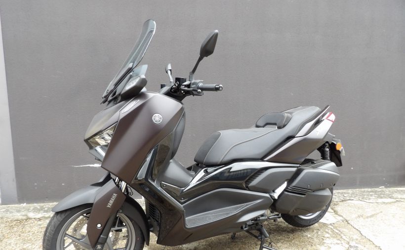 YAMAHA XMAX 300 Tech Max 6