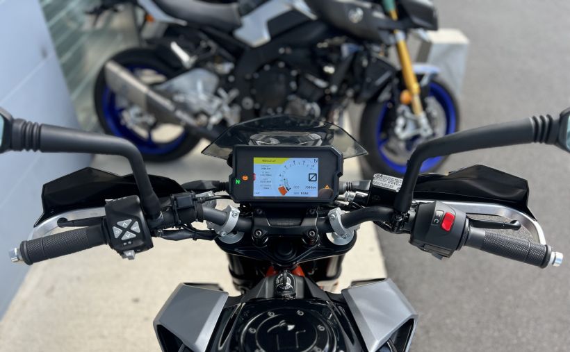 KTM 390 DUKE 6