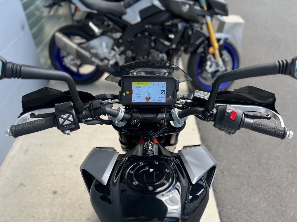KTM 390 DUKE 6
