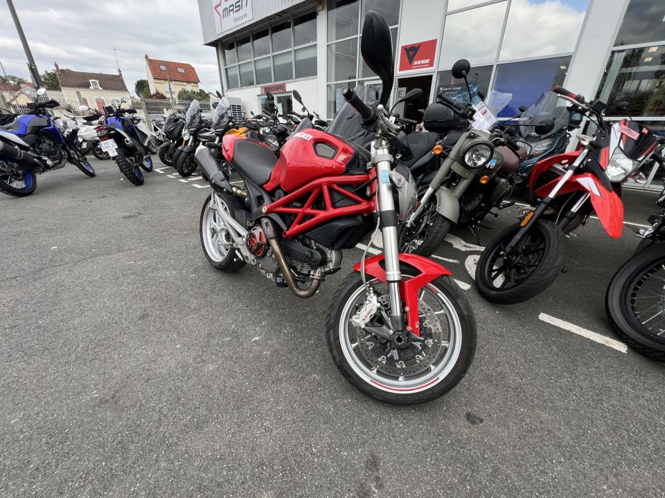 DUCATI 1100EVO MONSTER 22