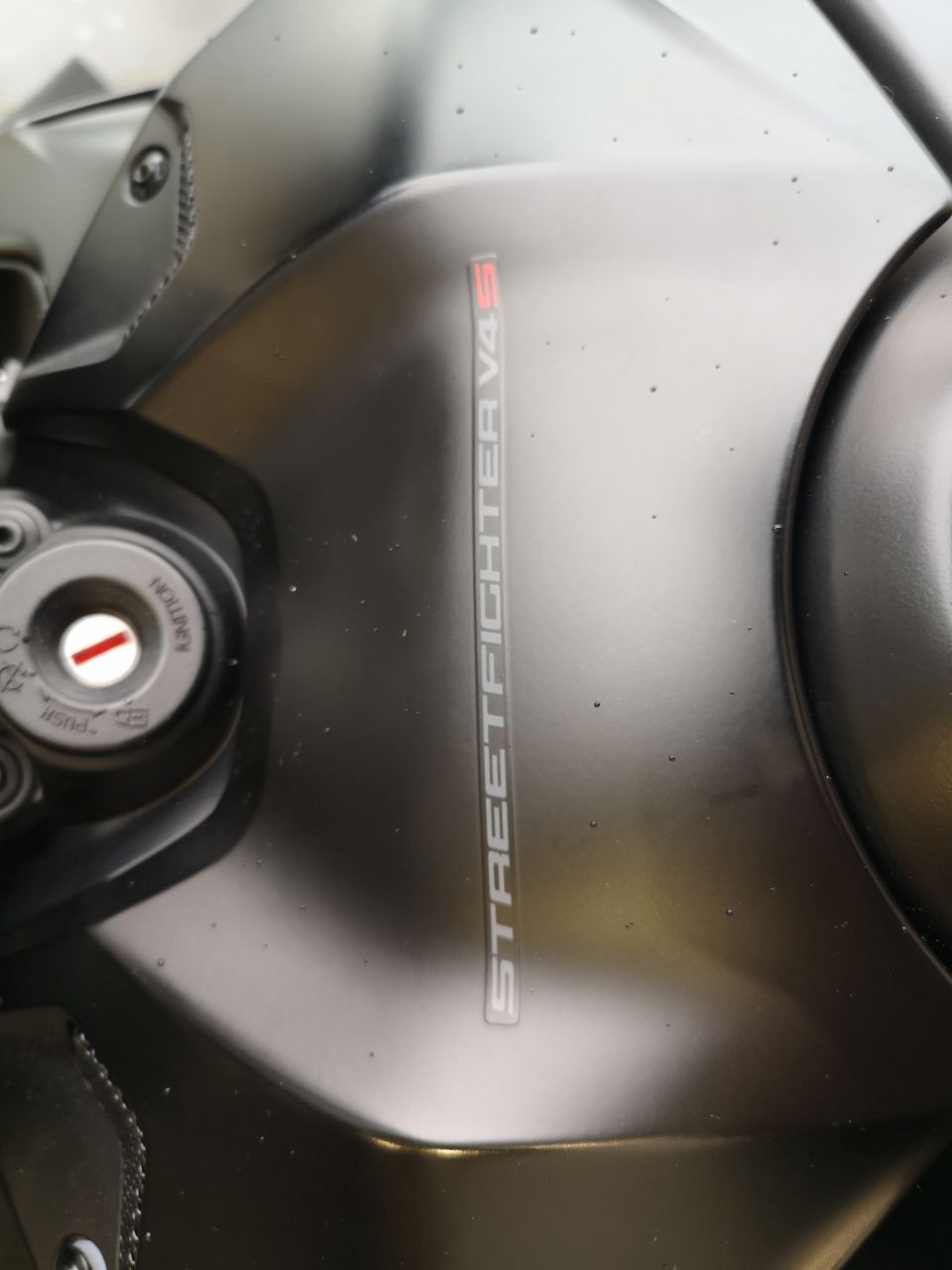 DUCATI STREETFIGHTER V4S 24