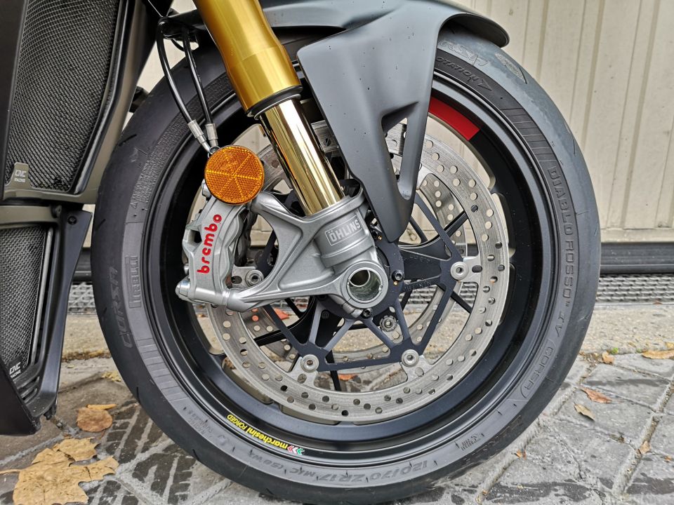 DUCATI STREETFIGHTER V4S 28