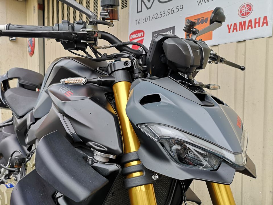 DUCATI STREETFIGHTER V4S 8