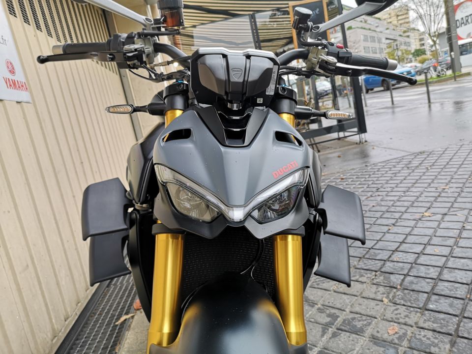 DUCATI STREETFIGHTER V4S 60