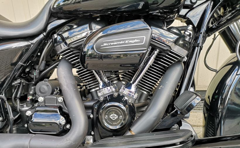 HARLEY-DAVIDSON HARLEY-DAVIDSON ROAD KING SPECIAL FLHRXS 8