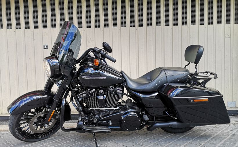 HARLEY-DAVIDSON HARLEY-DAVIDSON ROAD KING SPECIAL FLHRXS 32