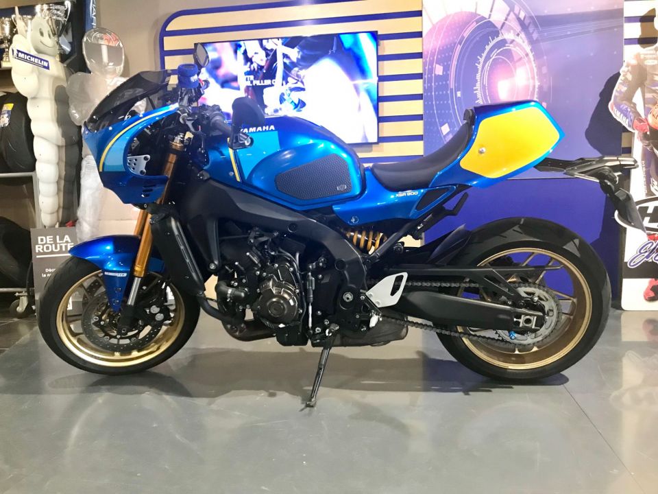 YAMAHA XSR 900 ABS 1