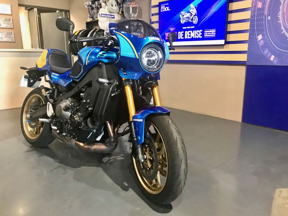 YAMAHA XSR 900 ABS 3