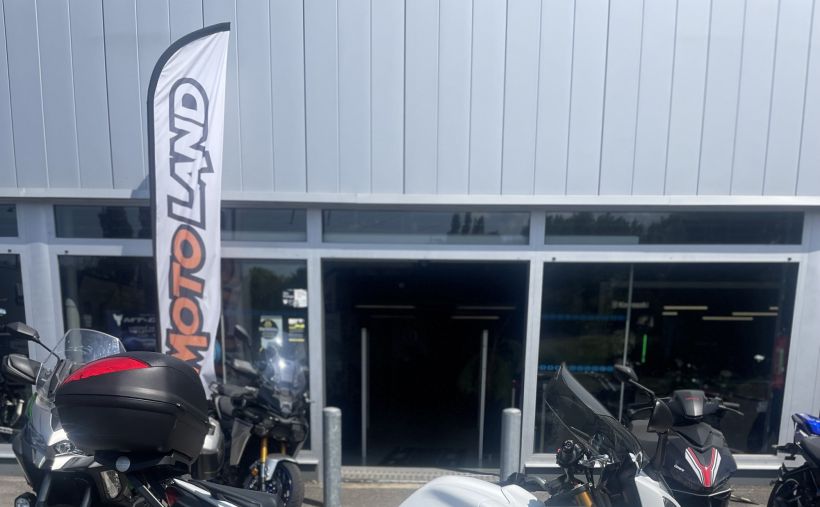 YAMAHA FZ8 1