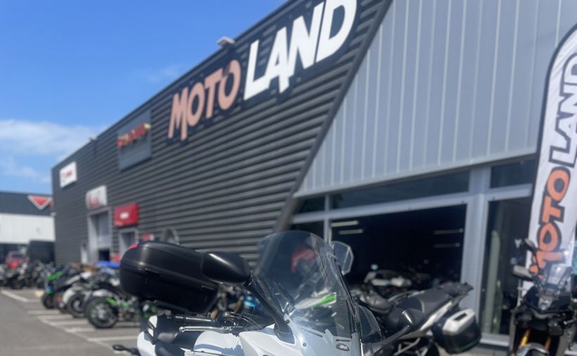 YAMAHA FZ8 2