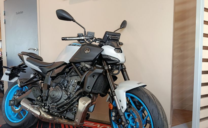 YAMAHA MT-07 Y-AMT 1
