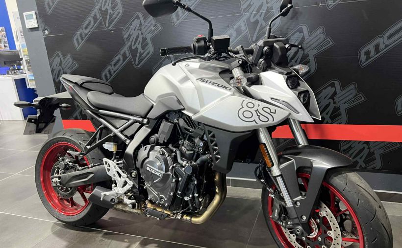 SUZUKI GSX-8S A2 1