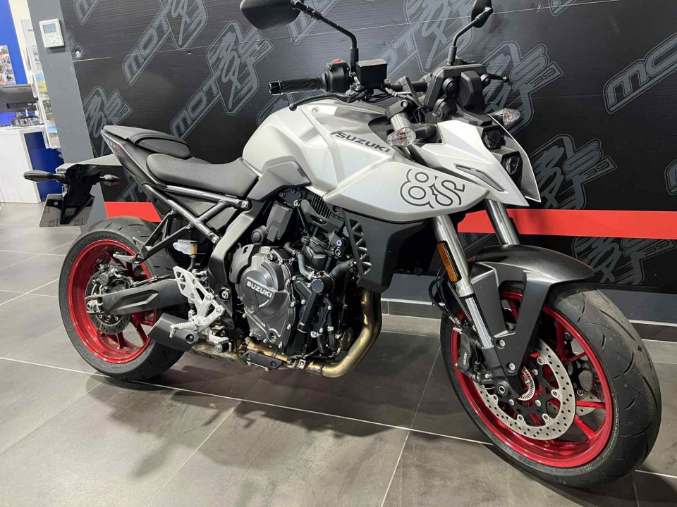 SUZUKI GSX-8S A2 5