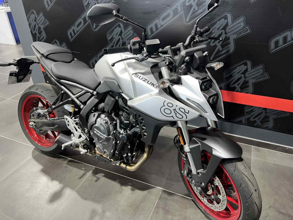 SUZUKI GSX-8S A2 15