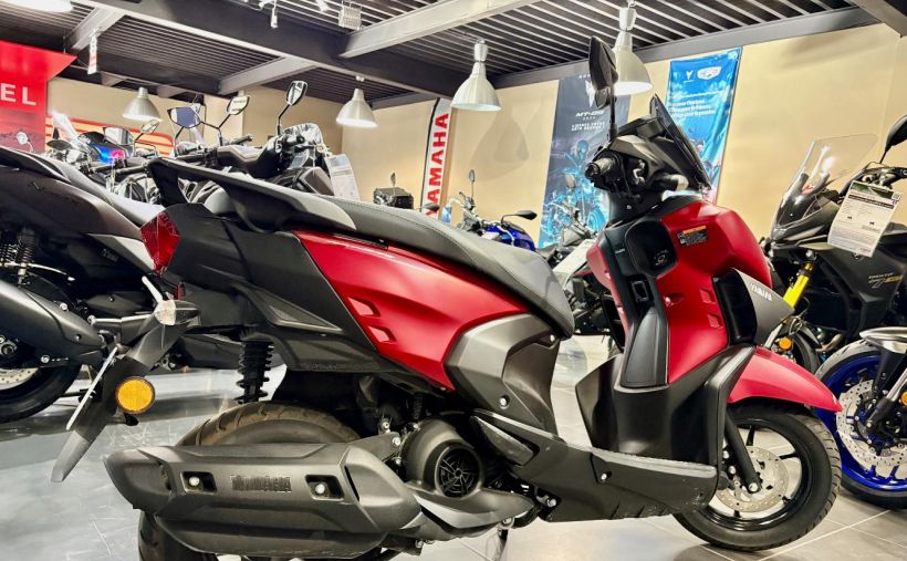 YAMAHA RayZR 125 1