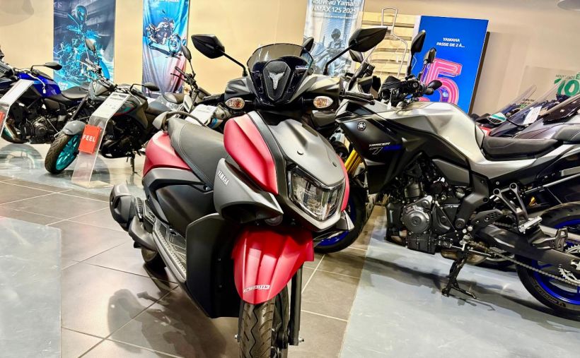 YAMAHA RayZR 125 3