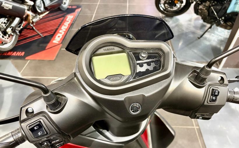 YAMAHA RayZR 125 4