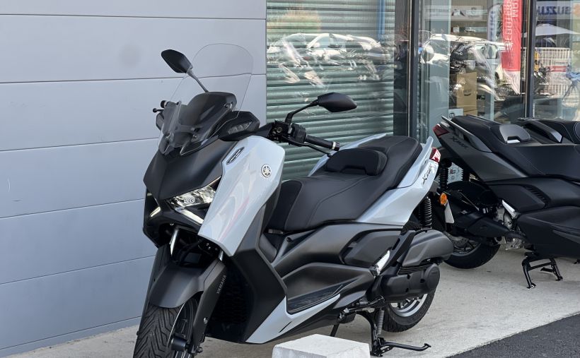 YAMAHA XMAX 125 TECH MAX 4