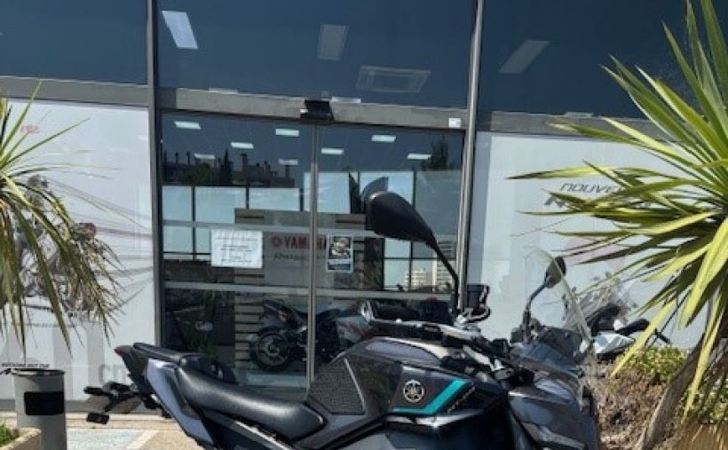 YAMAHA MT-09 0