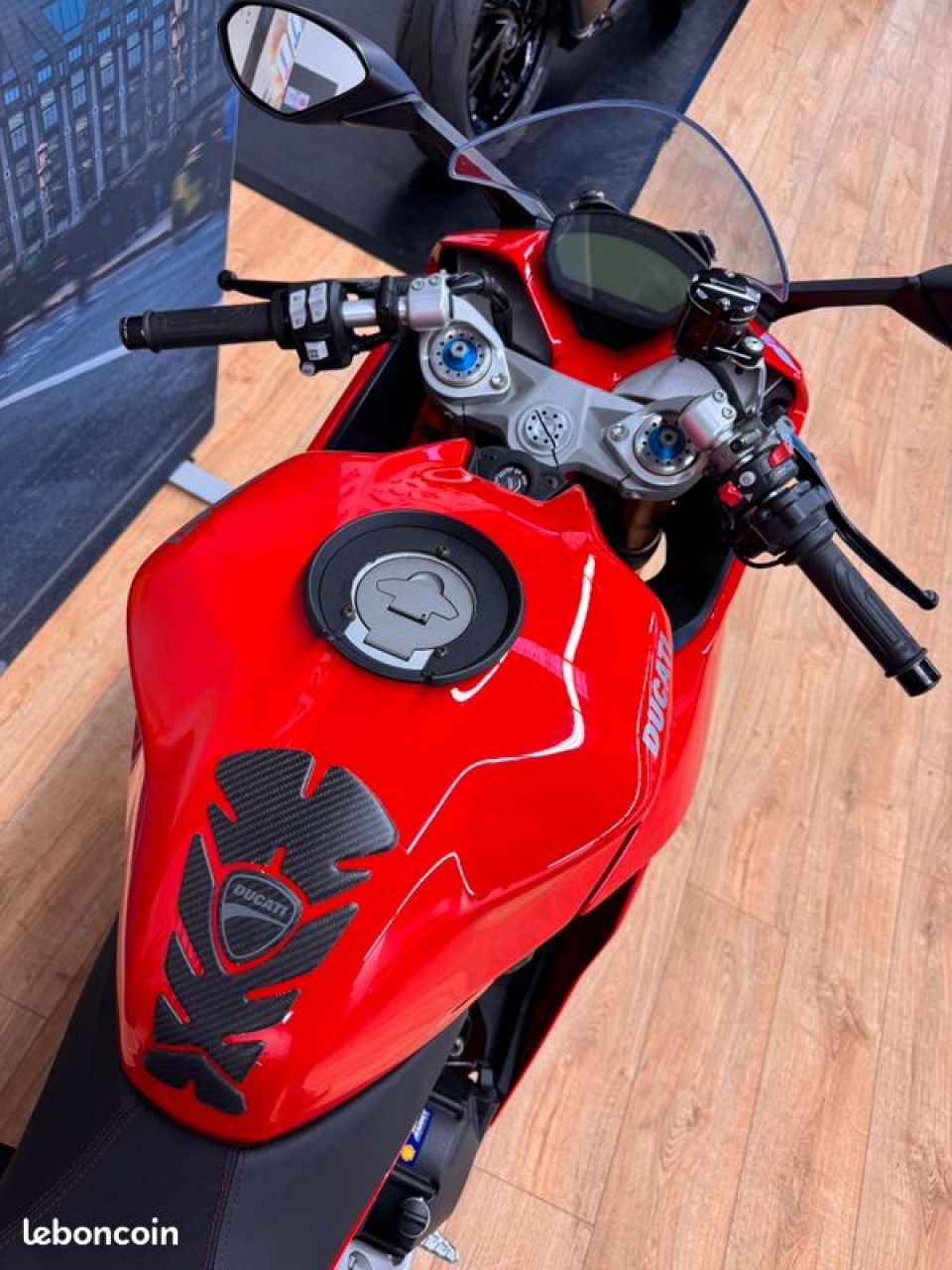 DUCATI SUPERSPORT 939S 2