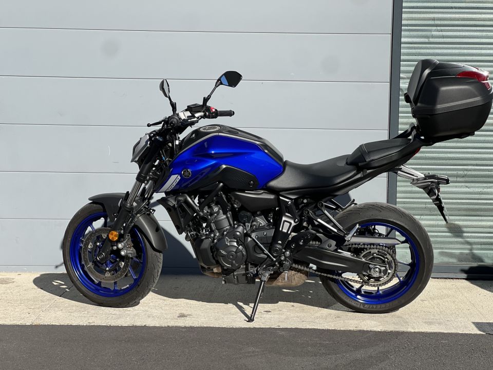 YAMAHA MT-07 3