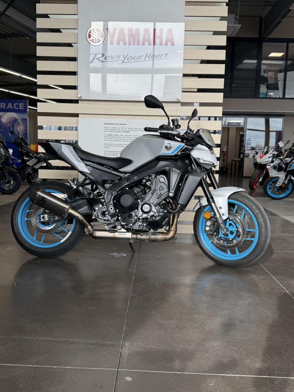 YAMAHA MT-09 0