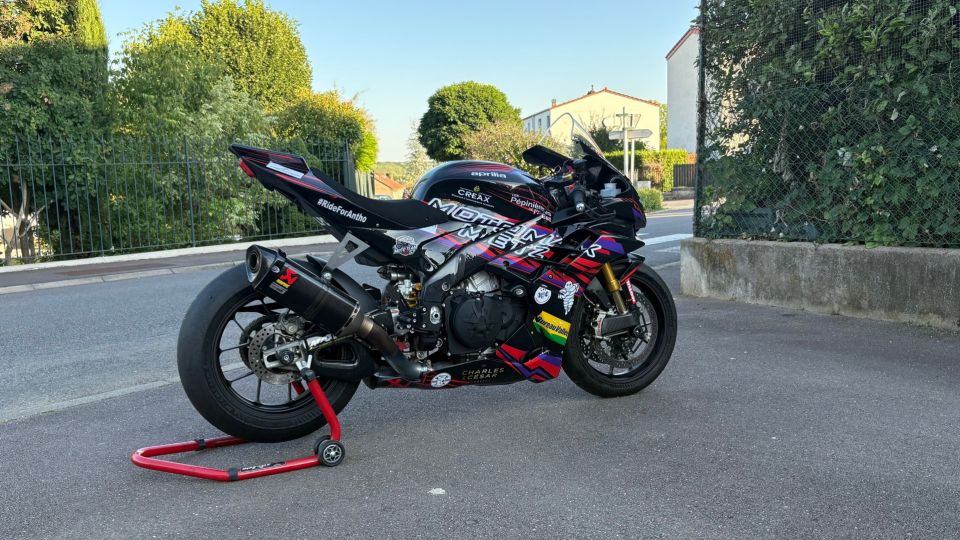 APRILIA RSV4 1100 FACTORY 9