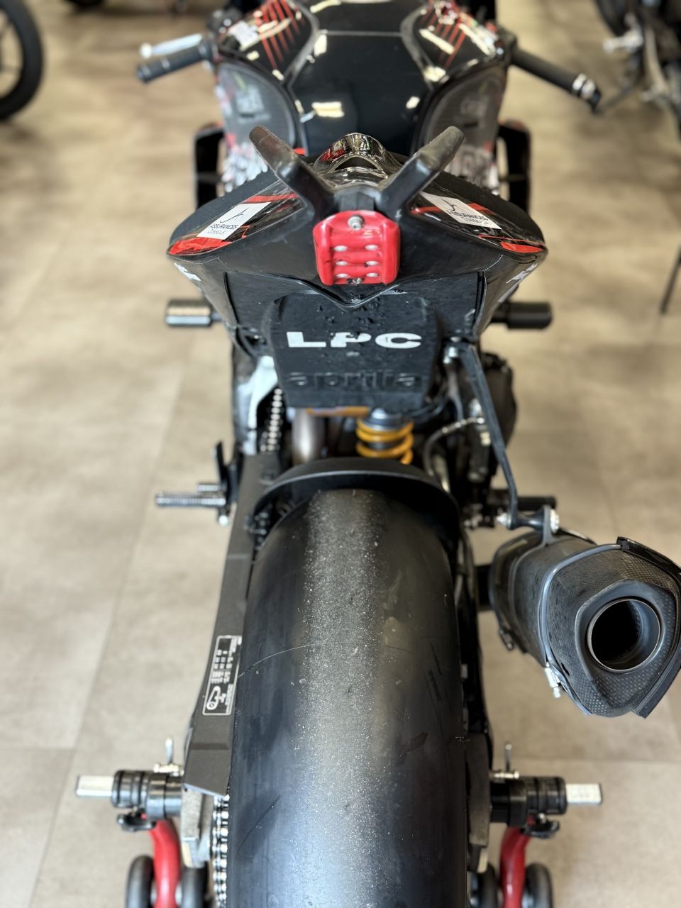 APRILIA RSV4 1100 FACTORY 54