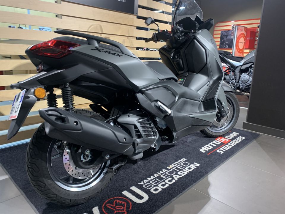 YAMAHA XMAX 125 1