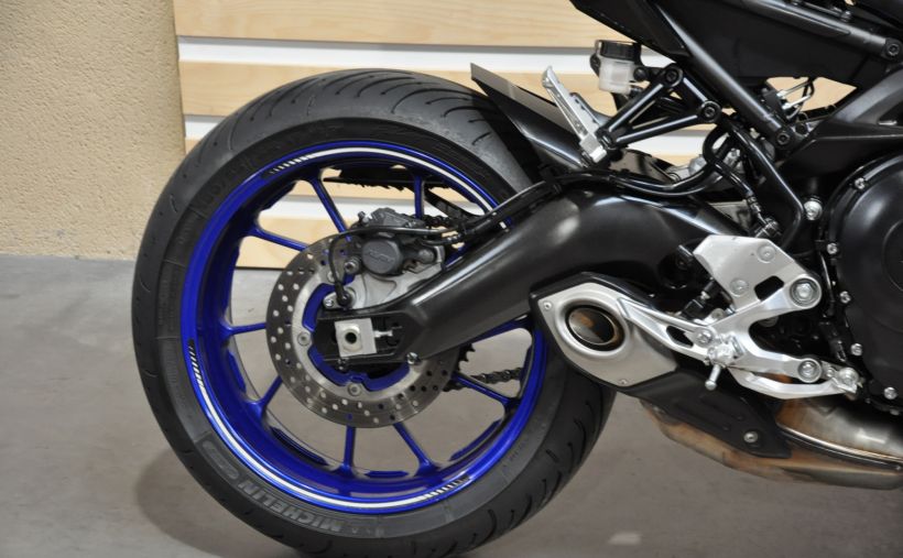 YAMAHA MT-09 3