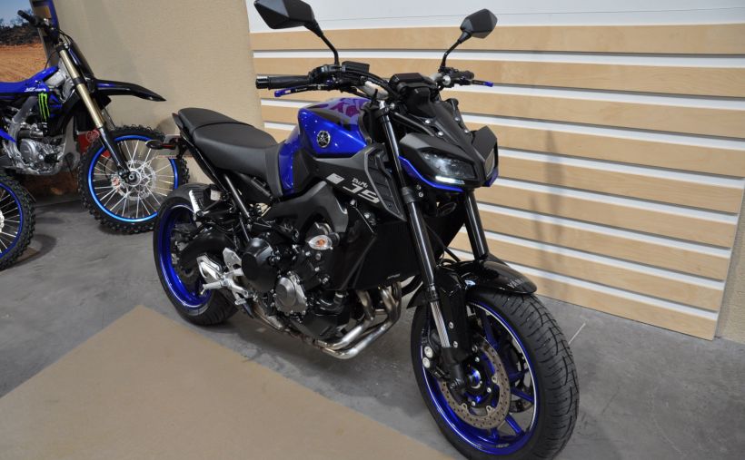 YAMAHA MT-09 5