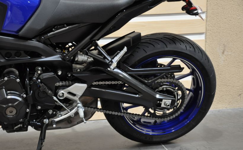 YAMAHA MT-09 10