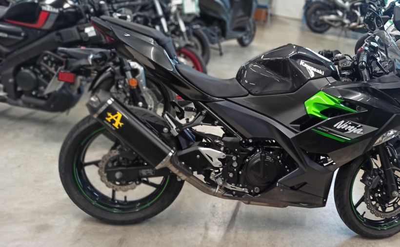 KAWASAKI NINJA 400 5