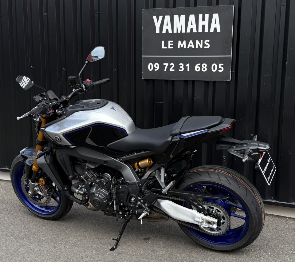 YAMAHA MT-09 SP 25