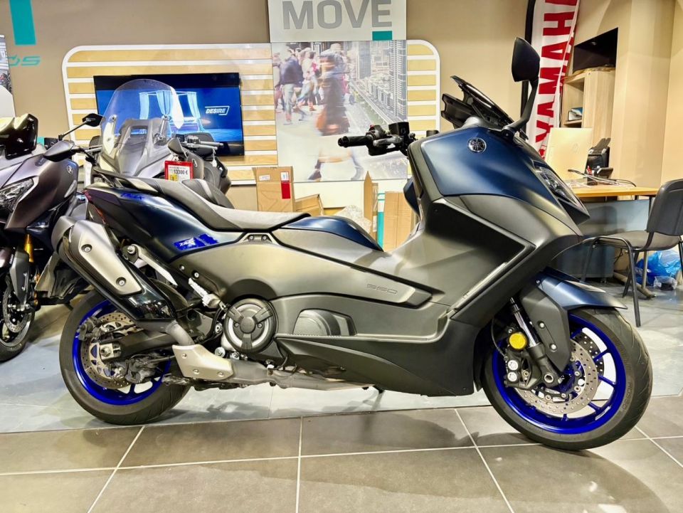 YAMAHA XP T-MAX 560 1