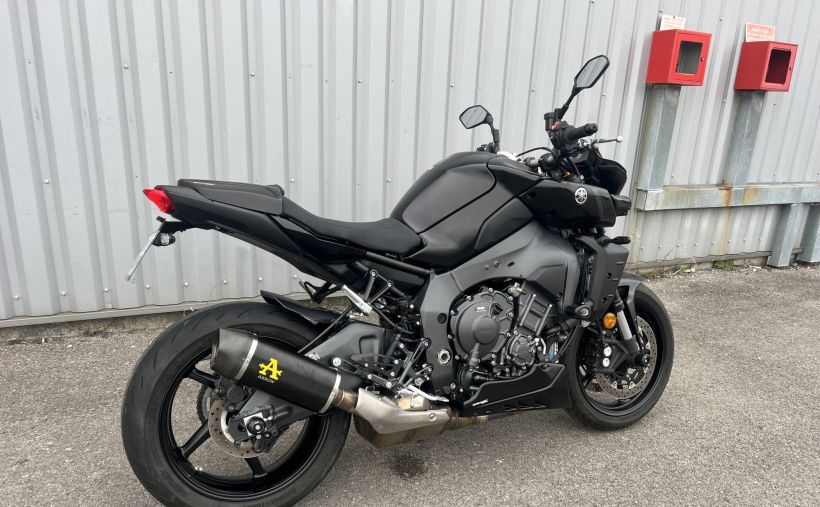 YAMAHA MT-10 6