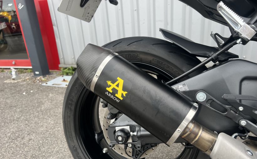 YAMAHA MT-10 42