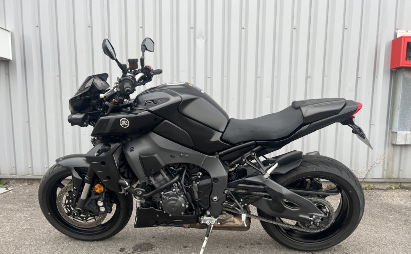 YAMAHA MT-10 18