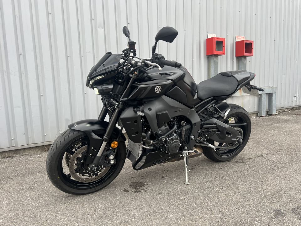 YAMAHA MT-10 16