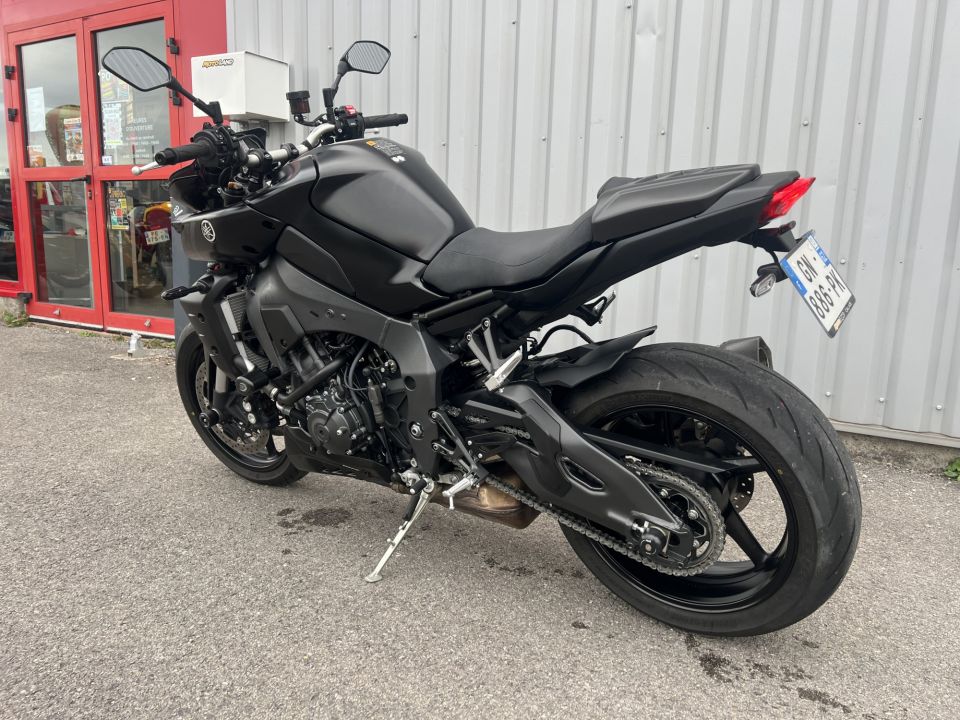 YAMAHA MT-10 20